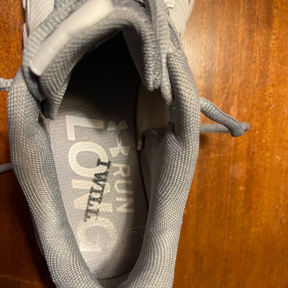 Under Armour running shoes!! Like new! - Picture 3 of 8